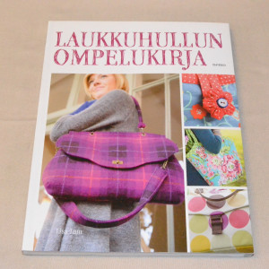Lisa Lam Laukkuhullun ompelukirja